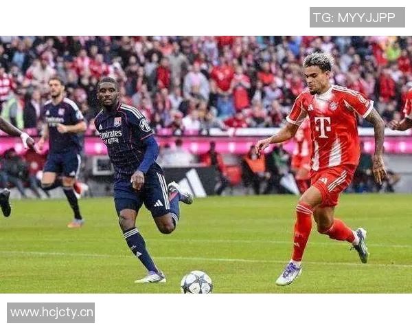 拜仁球员凯恩迪亚斯杰克逊齐聚慕尼黑啤酒节欢庆盛宴